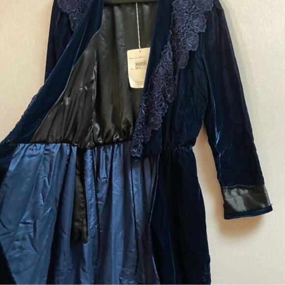 NWT Vintage Flora N. Krooz Lingere Velvet Embroider Lace House coat robe Sz M - Picture 7 of 15